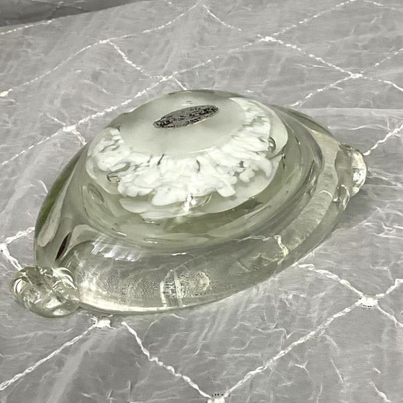 Vtg St Clair Glass Paperweight Ashtray White Trumpet Flowers Controlled Bubbles - Picture 11 of 16